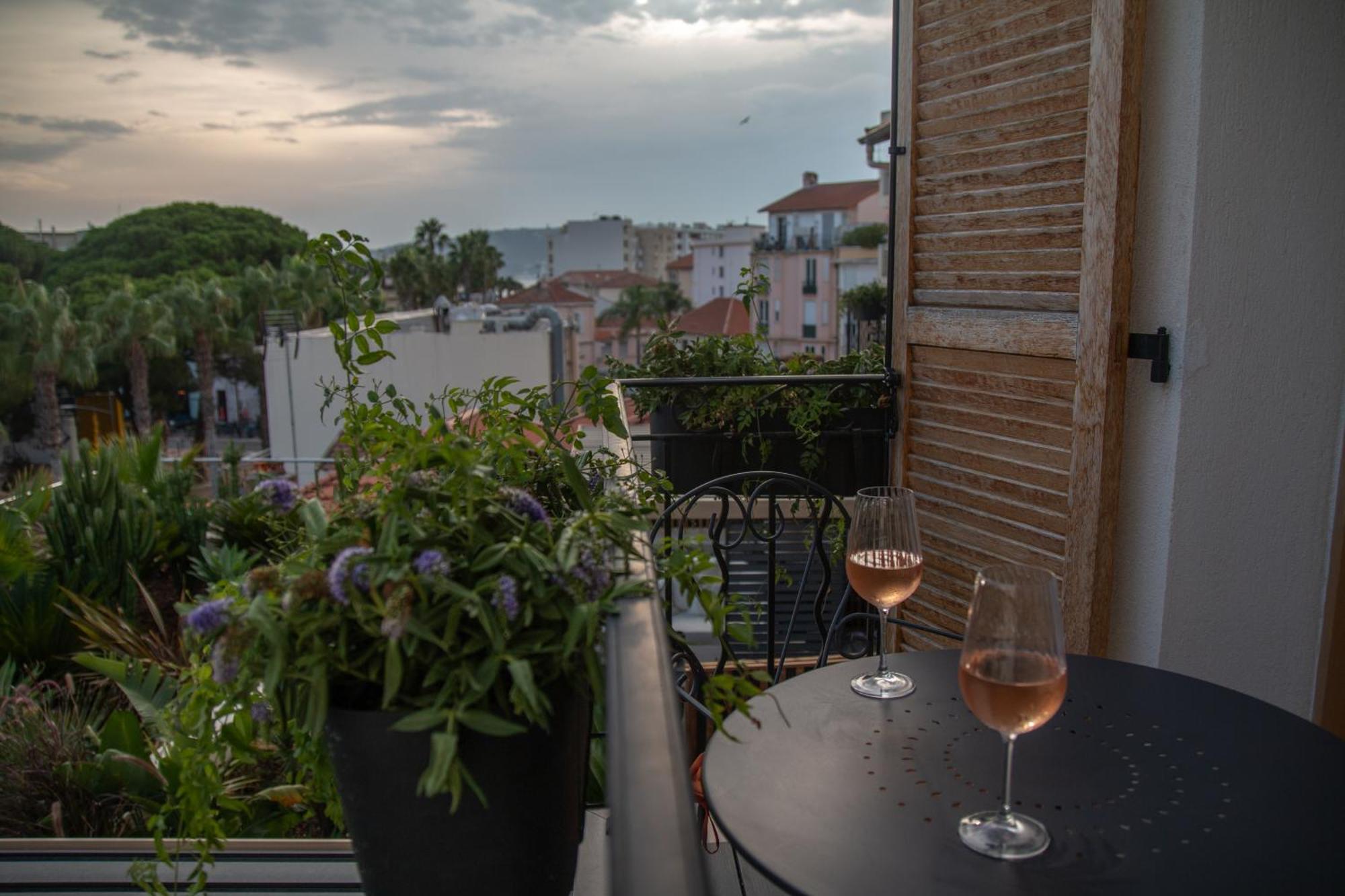 Unique Boutique Hotel Antibes Juan-Les-Pins エクステリア 写真